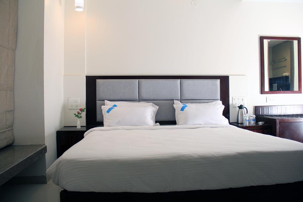 เดอะ สกาย คอร์ท โฮเต็ล Hotel ออรังกาบัด ห้อง รูปภาพ