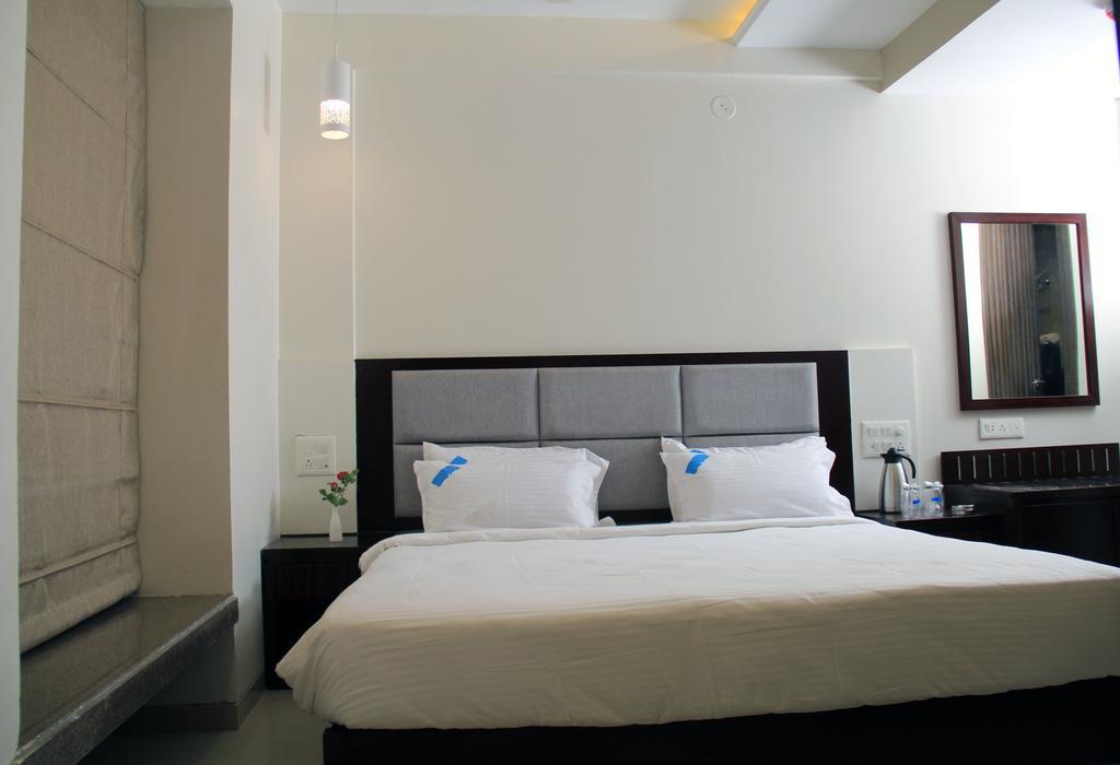 เดอะ สกาย คอร์ท โฮเต็ล Hotel ออรังกาบัด ห้อง รูปภาพ
