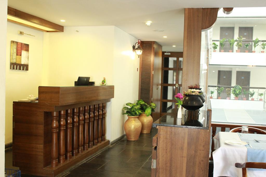 เดอะ สกาย คอร์ท โฮเต็ล Hotel ออรังกาบัด ภายนอก รูปภาพ
